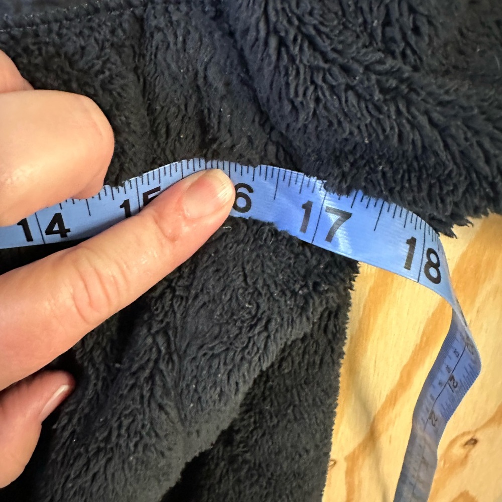 The North Face Girls XL Black Fleece Jacket – Soft Sherpa Denali Style - Picture 2 of 4